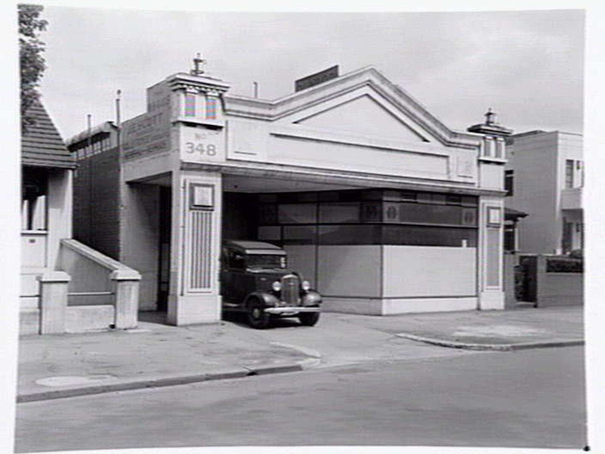 Exterior of workshop, J.E. Scott, Rolls Royce specialist, 348 St. Kilda Rd., Melbourne, Melbourne City (1944–50)