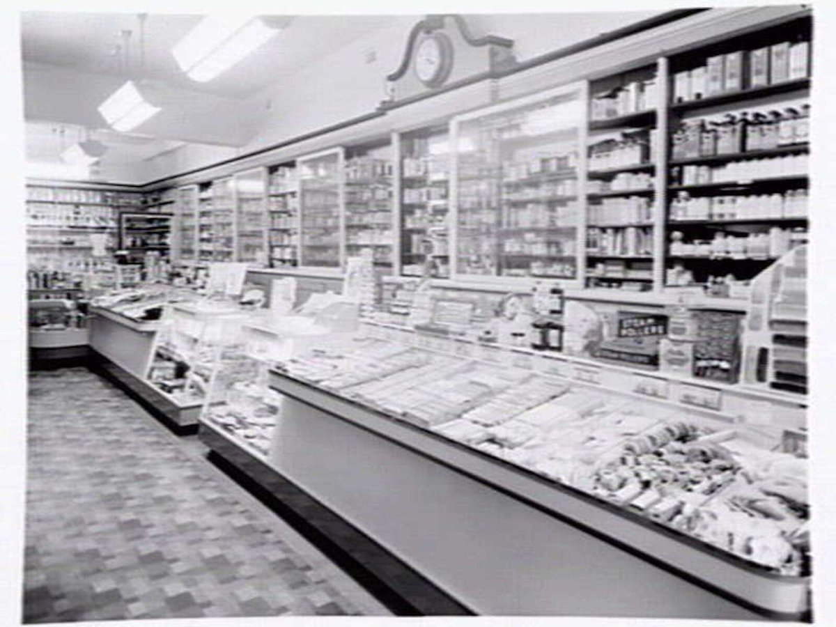 V.C. Morieson, AMCAL Chemist, 116 Glenferrie Rd. Malvern (1947)
