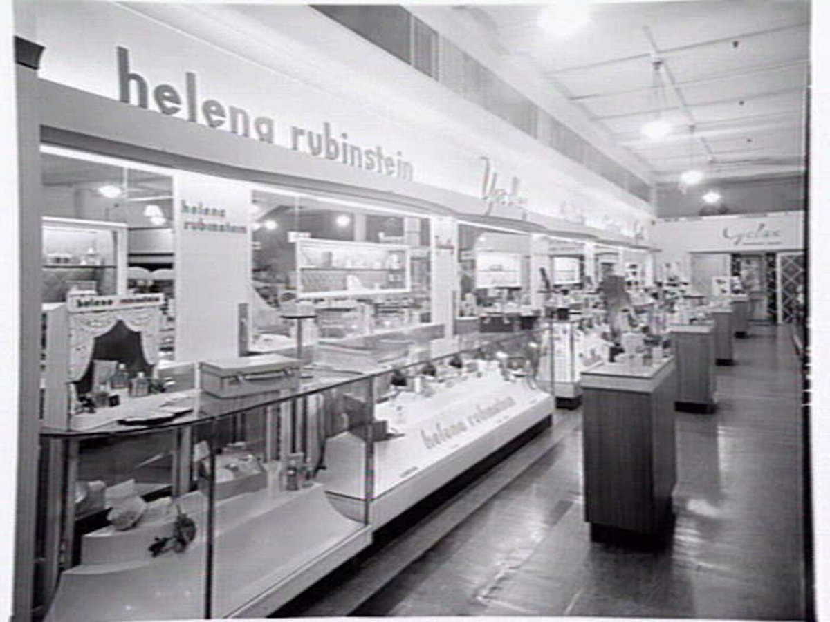 Cosmetics counter, The Mutual Store, 256 Flinders St., Melbourne, Melbourne City (1948)