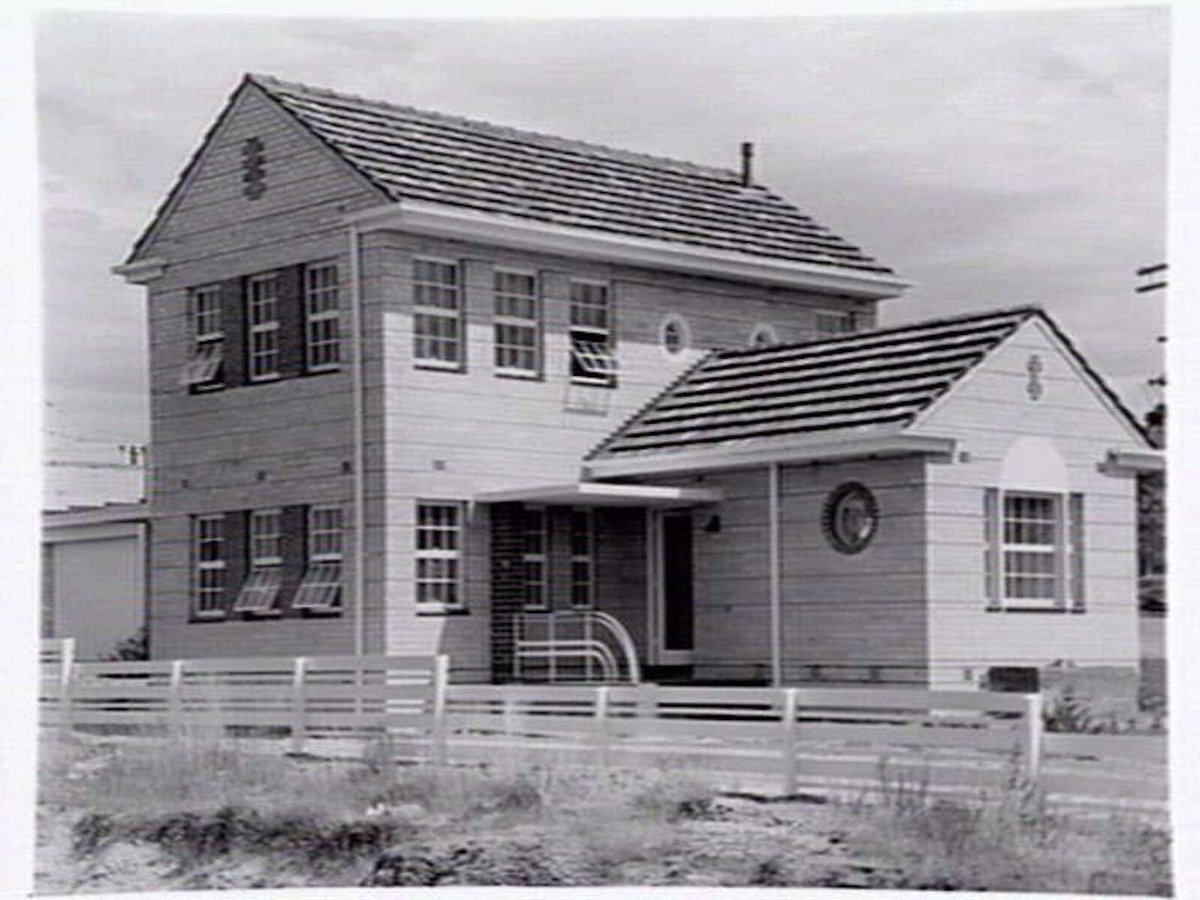 Toorak Police Station, Orrong Rd (1949)