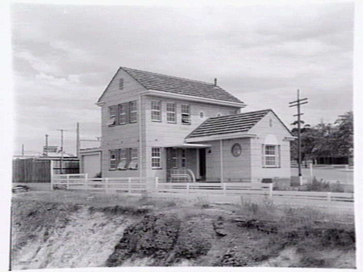 Toorak Police Station, Orrong Rd (1949)