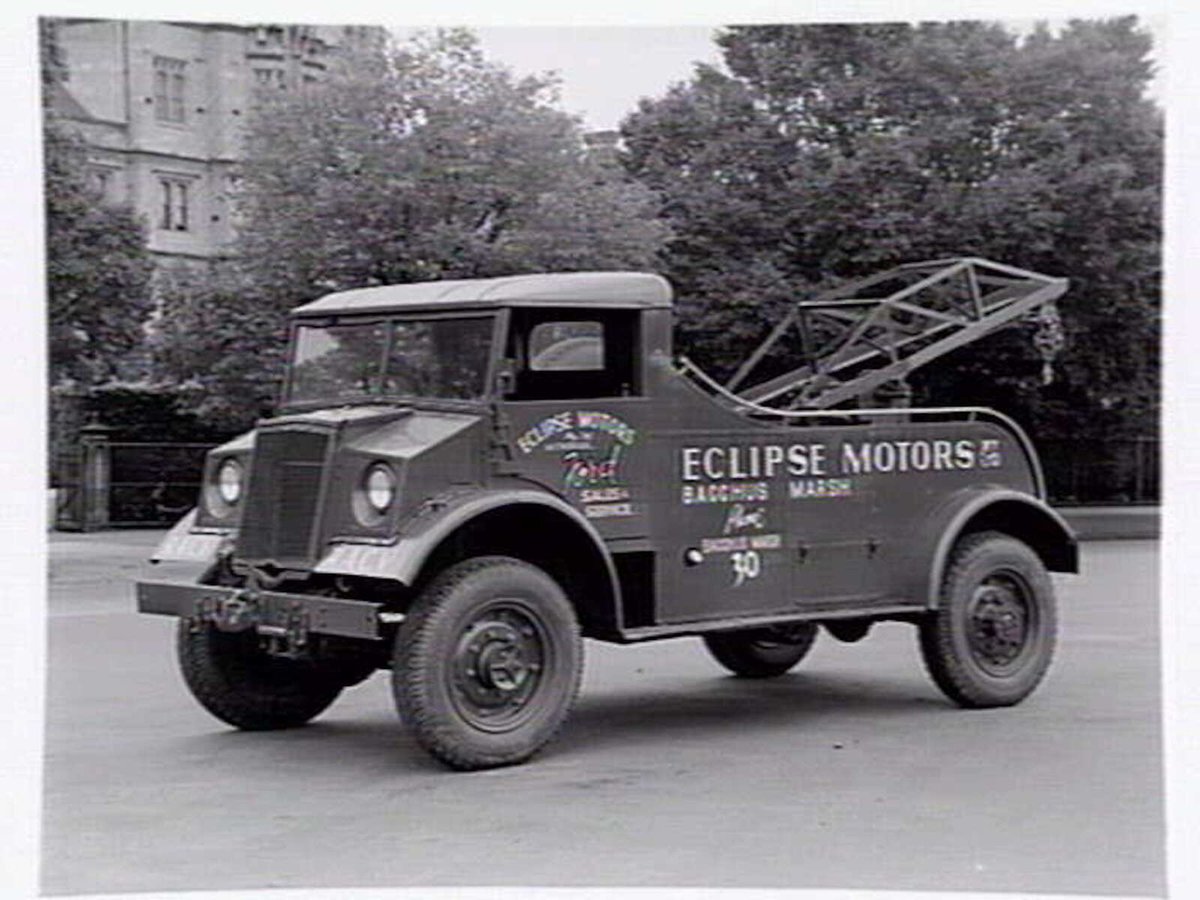 Eclipse motors, Bacchus Marsh. Tow truck outside Queens College, Melbourne University, College Cresc., Carlton, Parkville (1949)