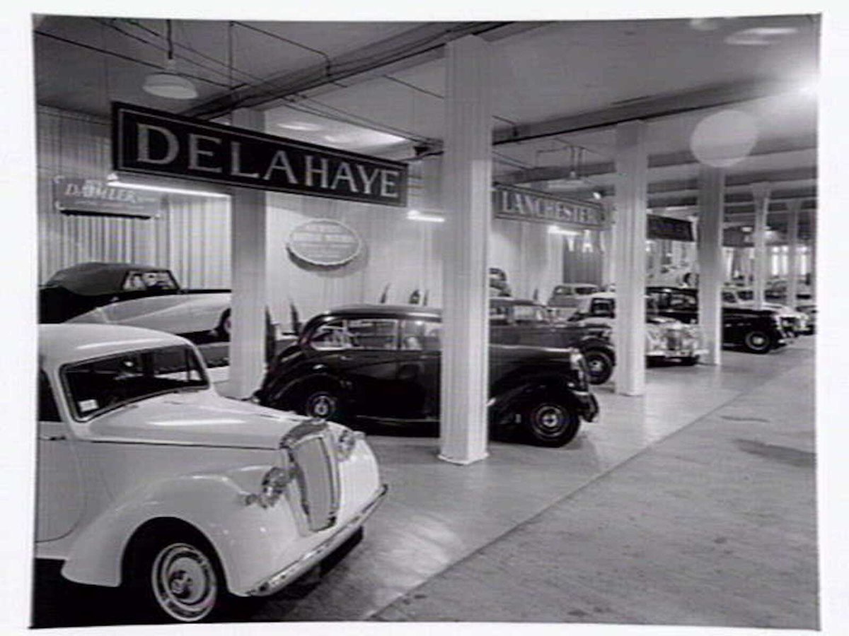 Car display, shows cars from Jouberts British Motors, 566 Bourke Street, Melbourne, Melbourne City (c. 1951)
