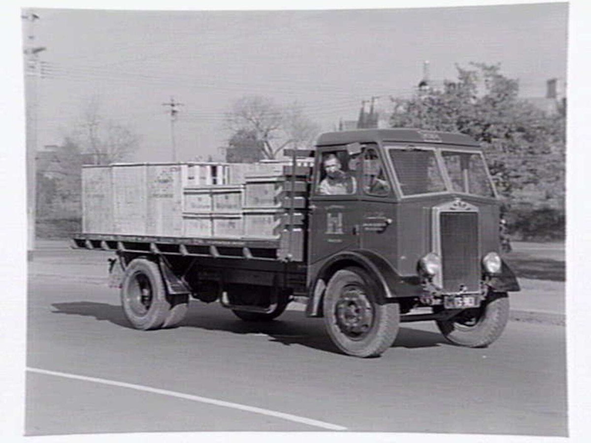 Wiggins Teape & Company truck for Gateway Papers, 206-208 Queen Street, Melbourne, Melbourne City (1948–54)