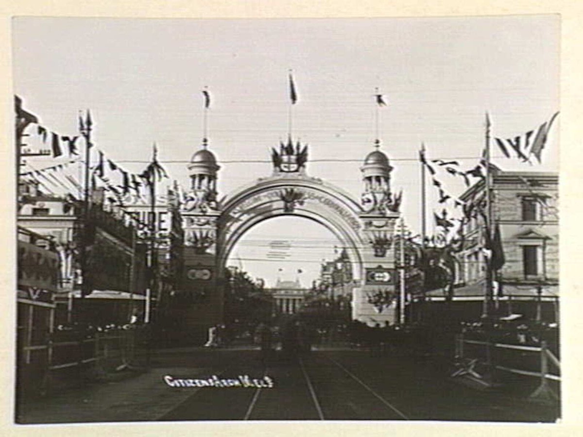Citizens Arch [Bourke Street, east from Russell Street] Melb. [i.e. Melbourne], Melbourne City (1939)
