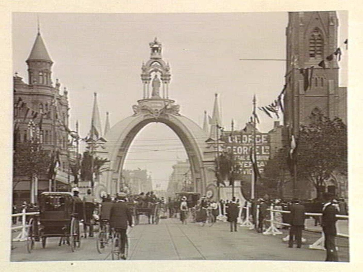 Collins Street, looking west from Scots Church, Melbourne City (c. 1901)