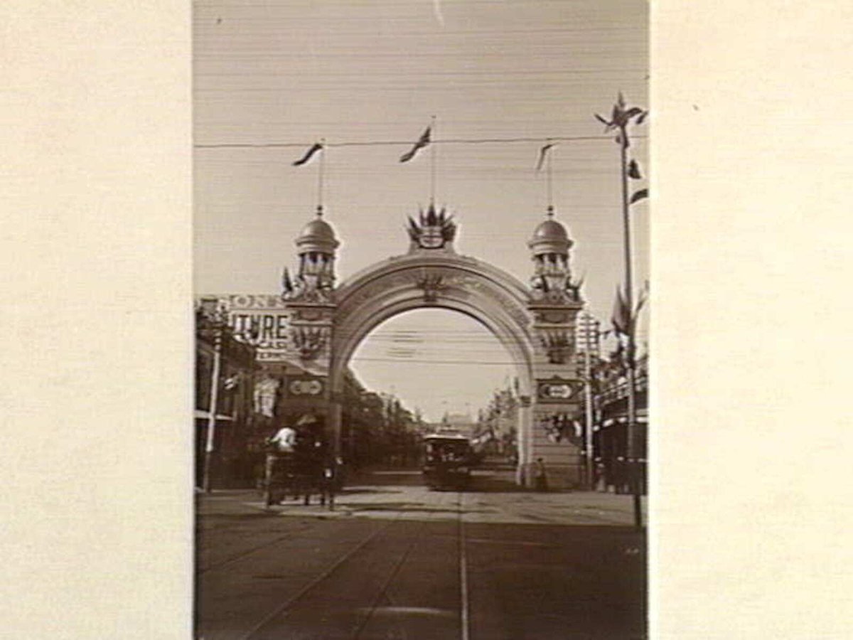 Bourke Street, east from Russell Street, Melbourne City (c. 1901)