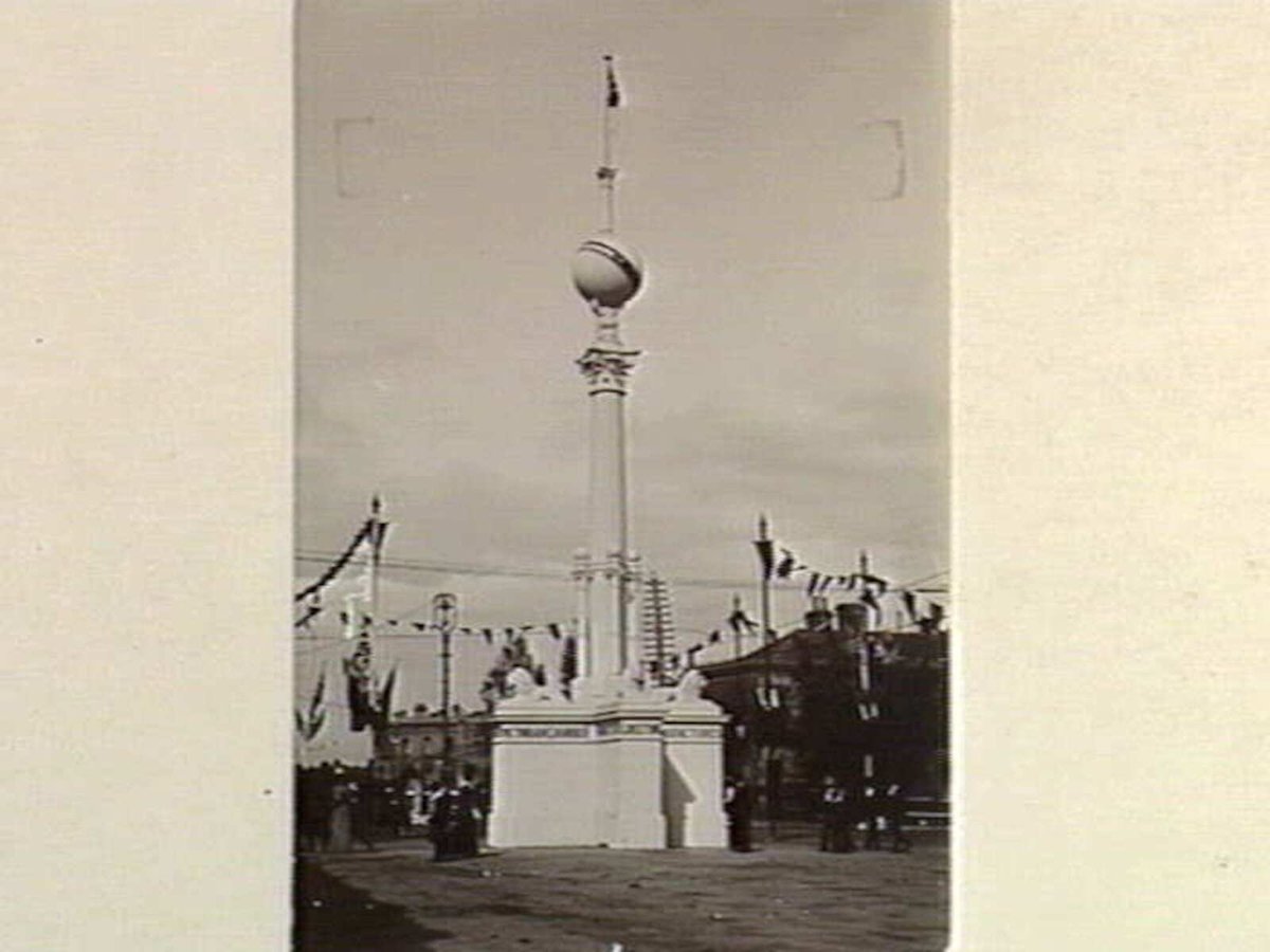 Spring Street at Collins Street, Melbourne City (c. 1901)