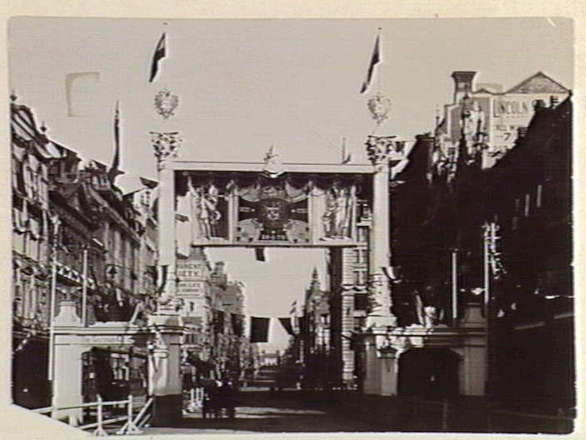 Collins Street from Swanston Street, looking west, Melbourne City (c. 1901)