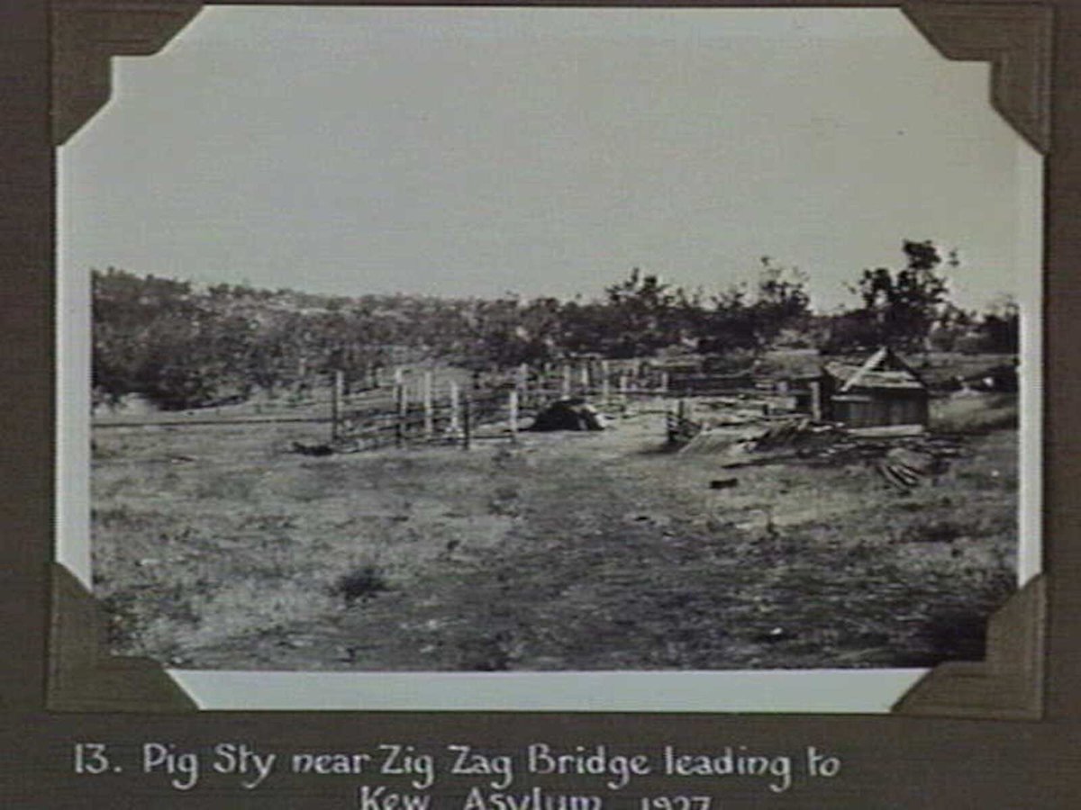 Pig Sty near Zig Zag Bridge leading to Kew Asylum (1927)