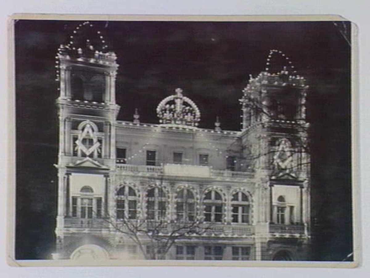 Freemasons Hall, Melbourne, illuminated (1913–31)