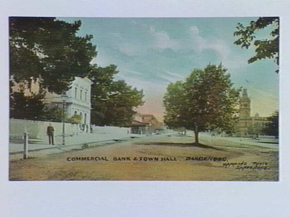 COMMERCIAL BANK & TOWN HALL. DANDENONG (c. 1910)