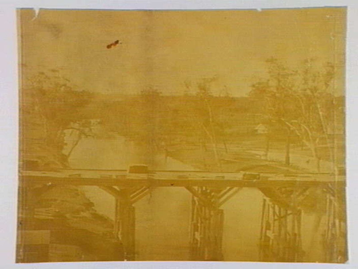 Old Hawthorn Bridge (1861)