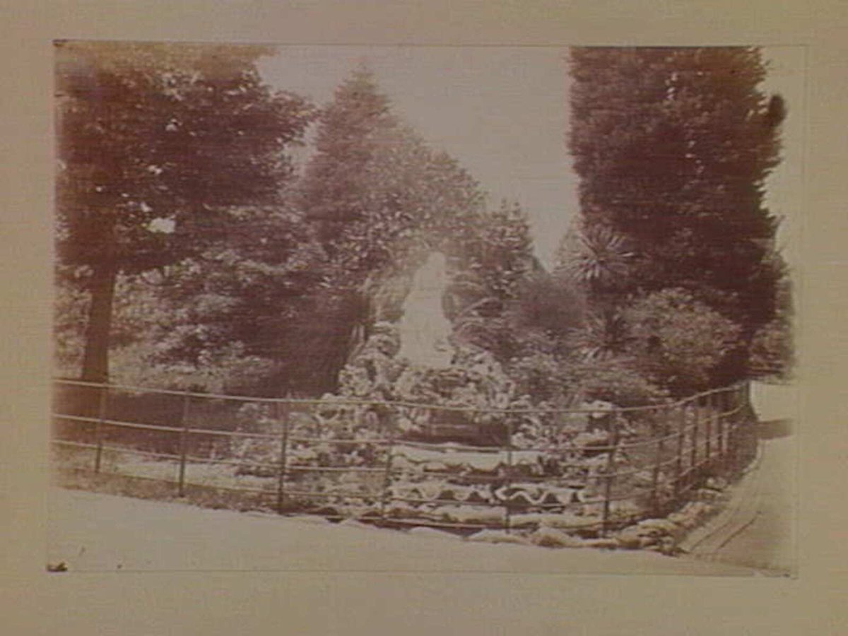 View of statue and pathway, Fitzroy Gardens, East Melbourne (c. 1890)