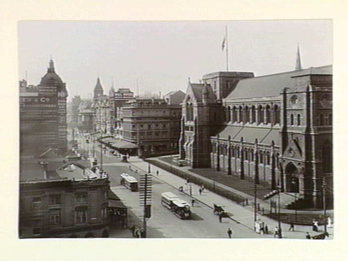 [Swanston Street looking north, showing St. Paul's Cathedral without spires], Melbourne City (1913–14)