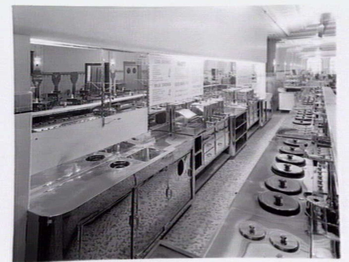 Coles Cafeteria, 299-301 Bourke Street, Melbourne City (1940s)