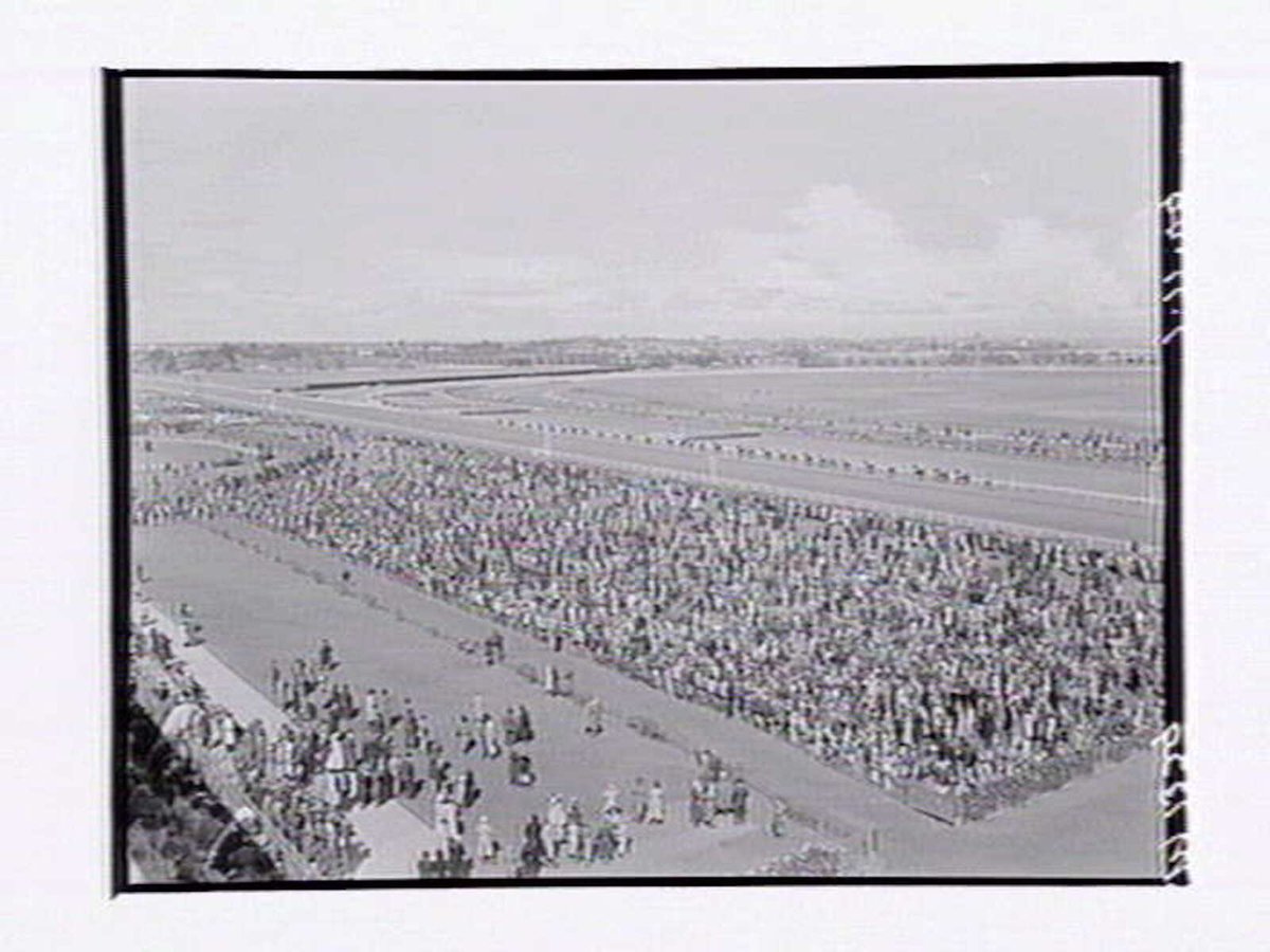 Bird's-eye view of Flemington Racecourse, Melbourne Cup Day (1949)