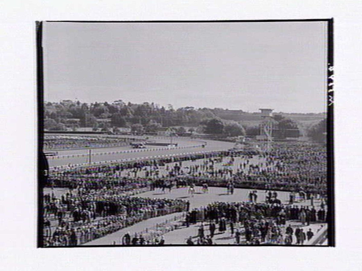 Bird's-eye view of Flemington Racecourse (c. 1946)