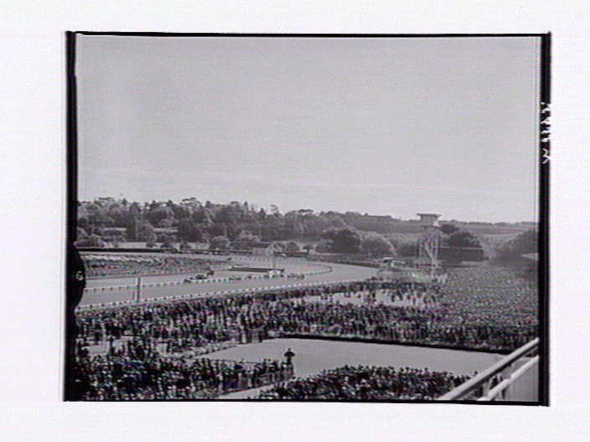 Bird's-eye view of Flemington Racecourse (c. 1946)