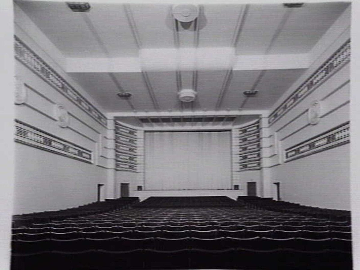 Interior of Hoyts Centre, Bay Street Brighton (c. 1943)