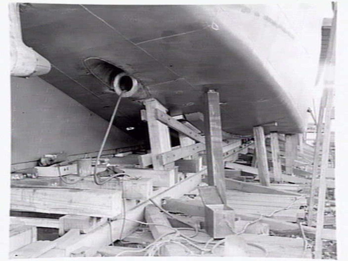 Launching gear at Johnson's Tyne foundry, Yarra Bank, South Melbourne (c. 1943)