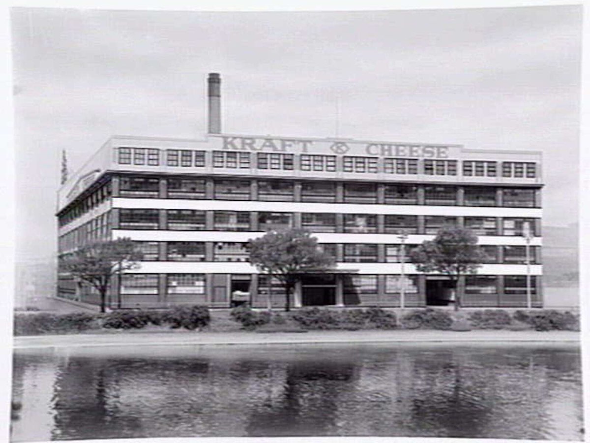 Kraft factory at Riverside Ave., South Melbourne and Milk Products factory (1947)