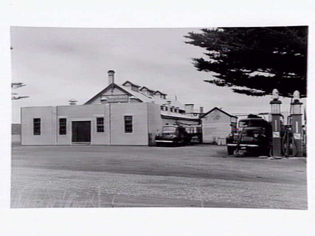 Kraft factory at Riverside Ave., South Melbourne and Milk Products factory (1947)