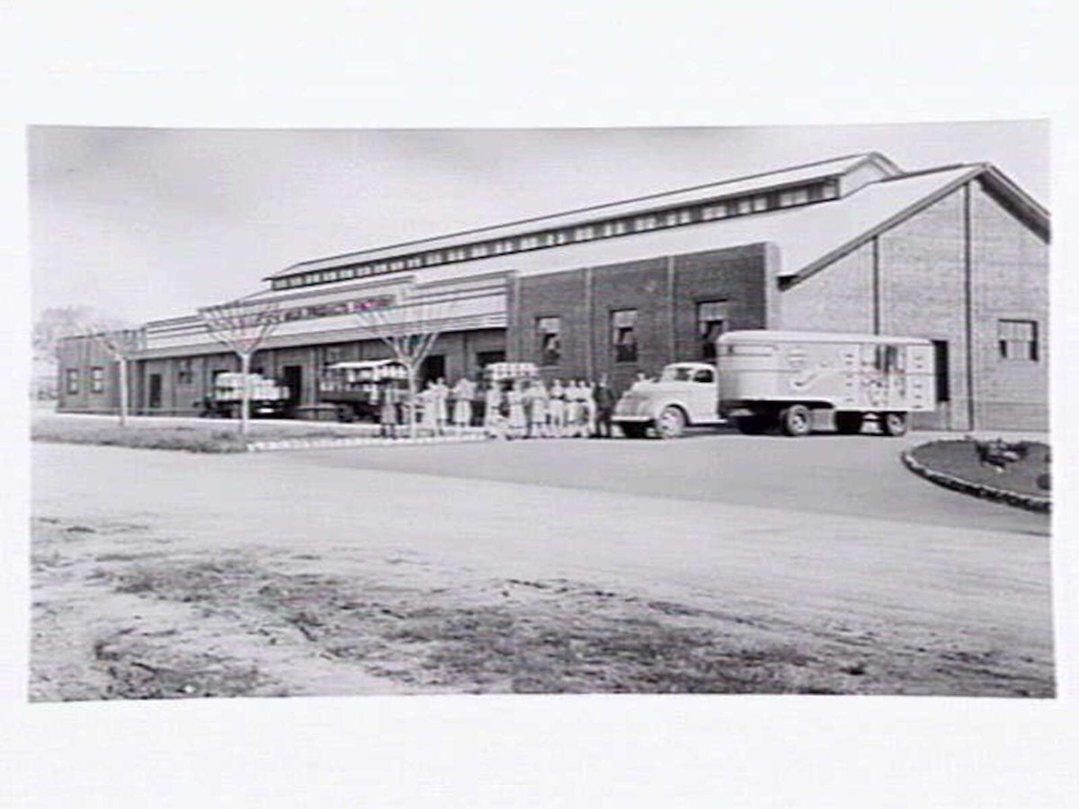 Kraft factory at Riverside Ave., South Melbourne and Milk Products factory (1947)