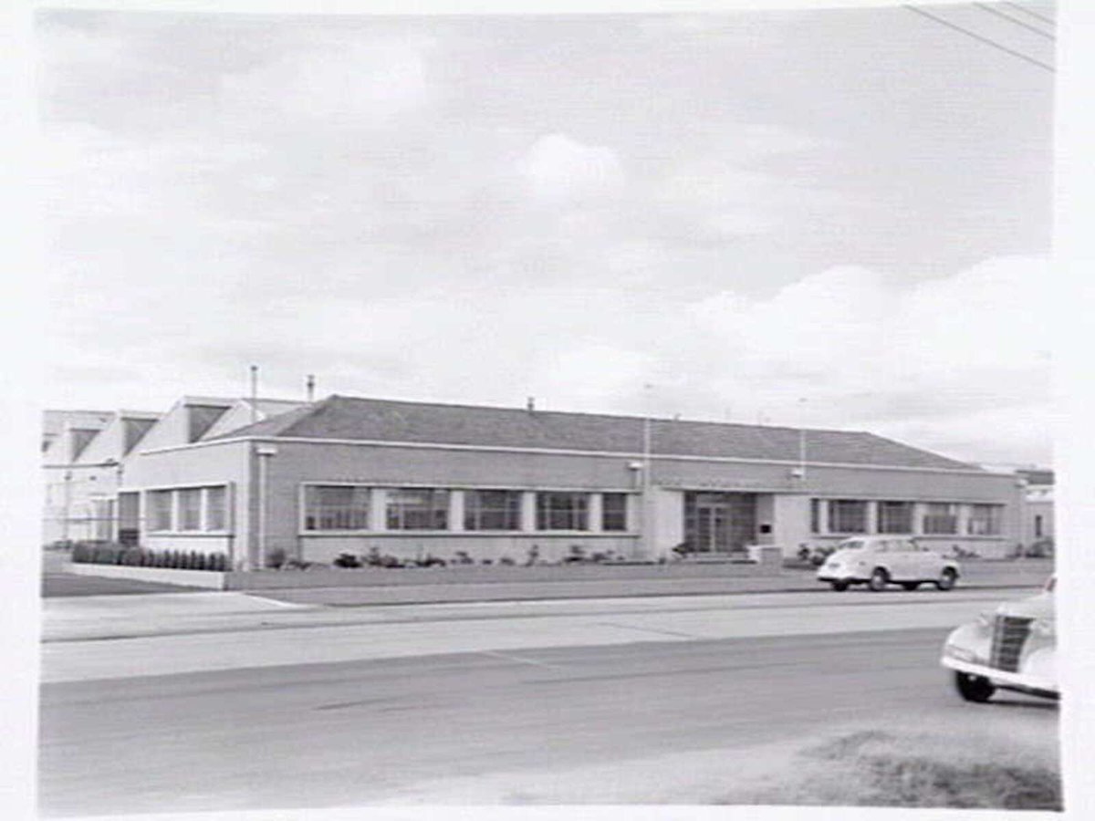 Glazebrook Australia Pty Ltd, Paints, Enamels and Lacquers, 269-97 Williamstown Rd. Port Melbourne (1947)