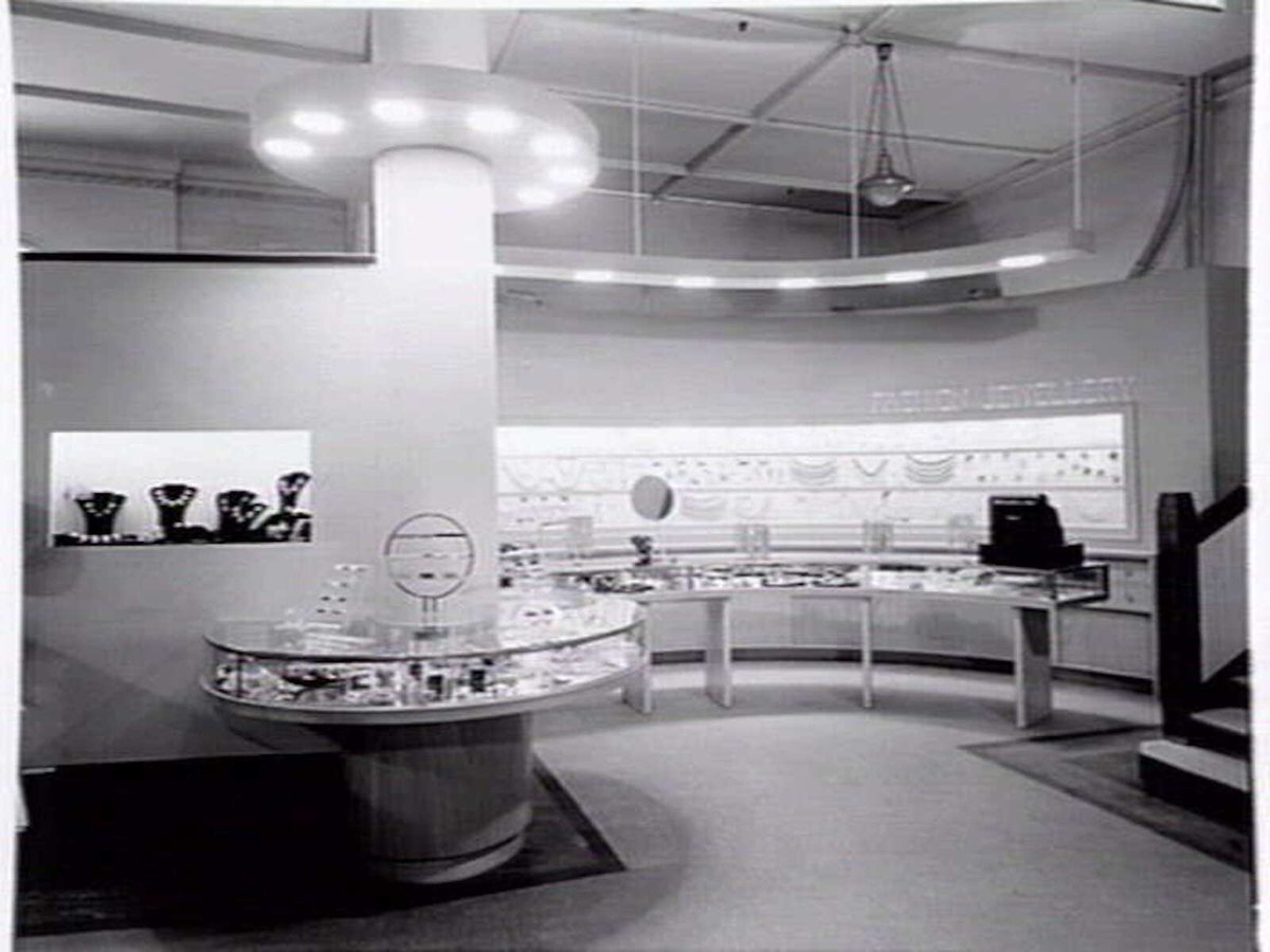 Mutual Store Ltd. 256-262 Flinders St, Melbourne City (1948)