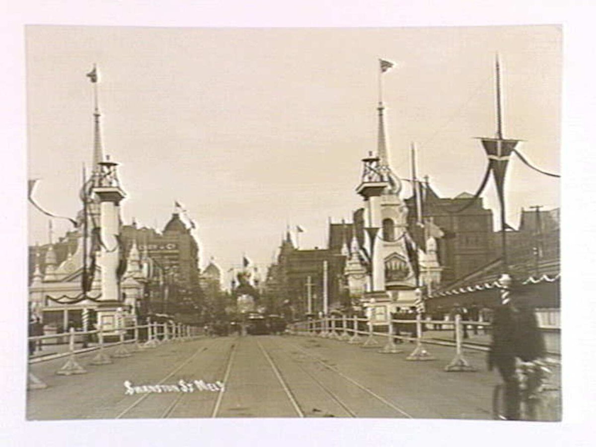 Swanston St. Melbourne [Decorated for the Royal tour of the Duke and Duchess of York and Cornwall], Melbourne City (1939)