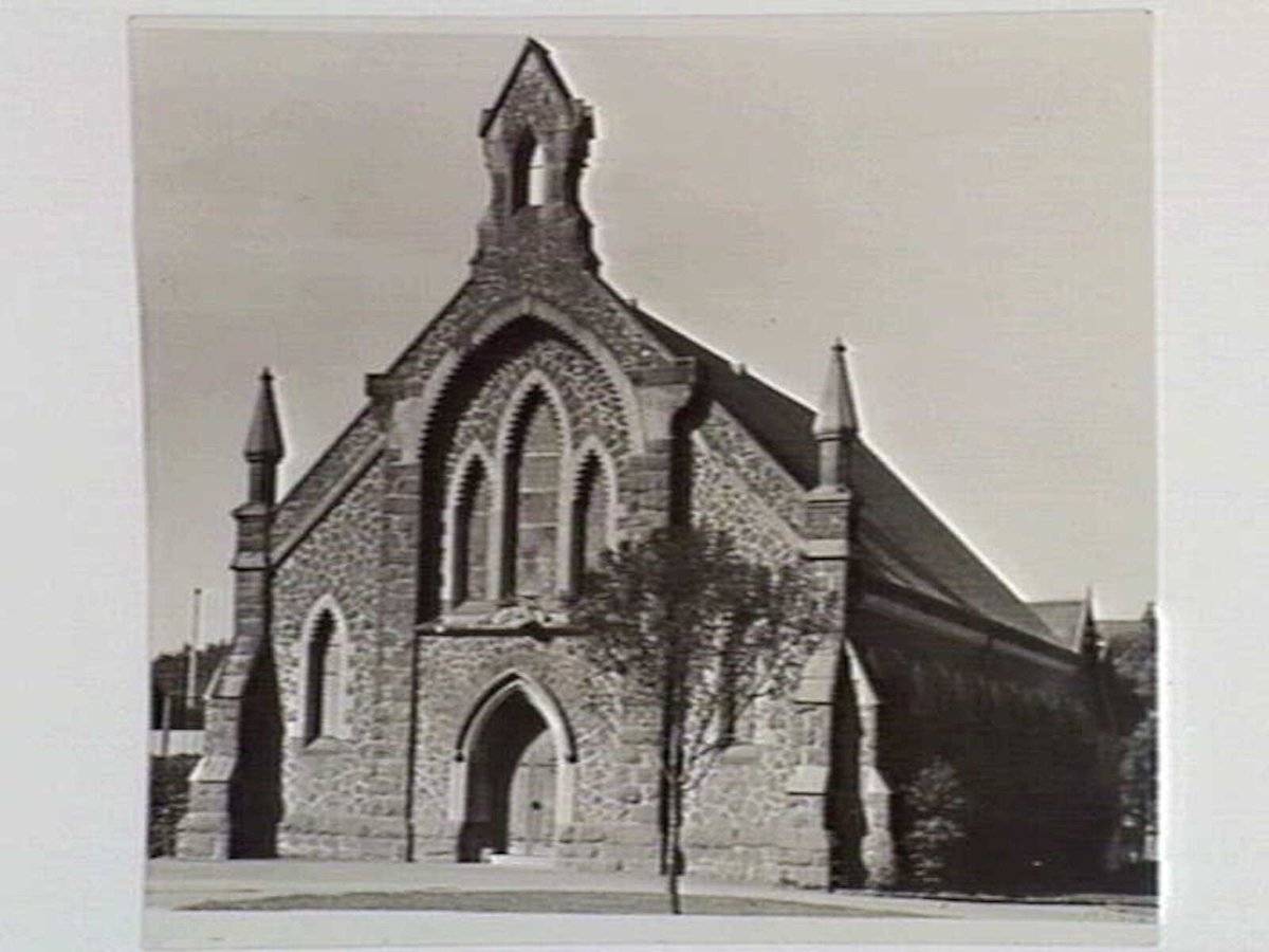 Wesleyan Church, cnr. Sydney Road and Bell Street, Coburg (c. 1940)