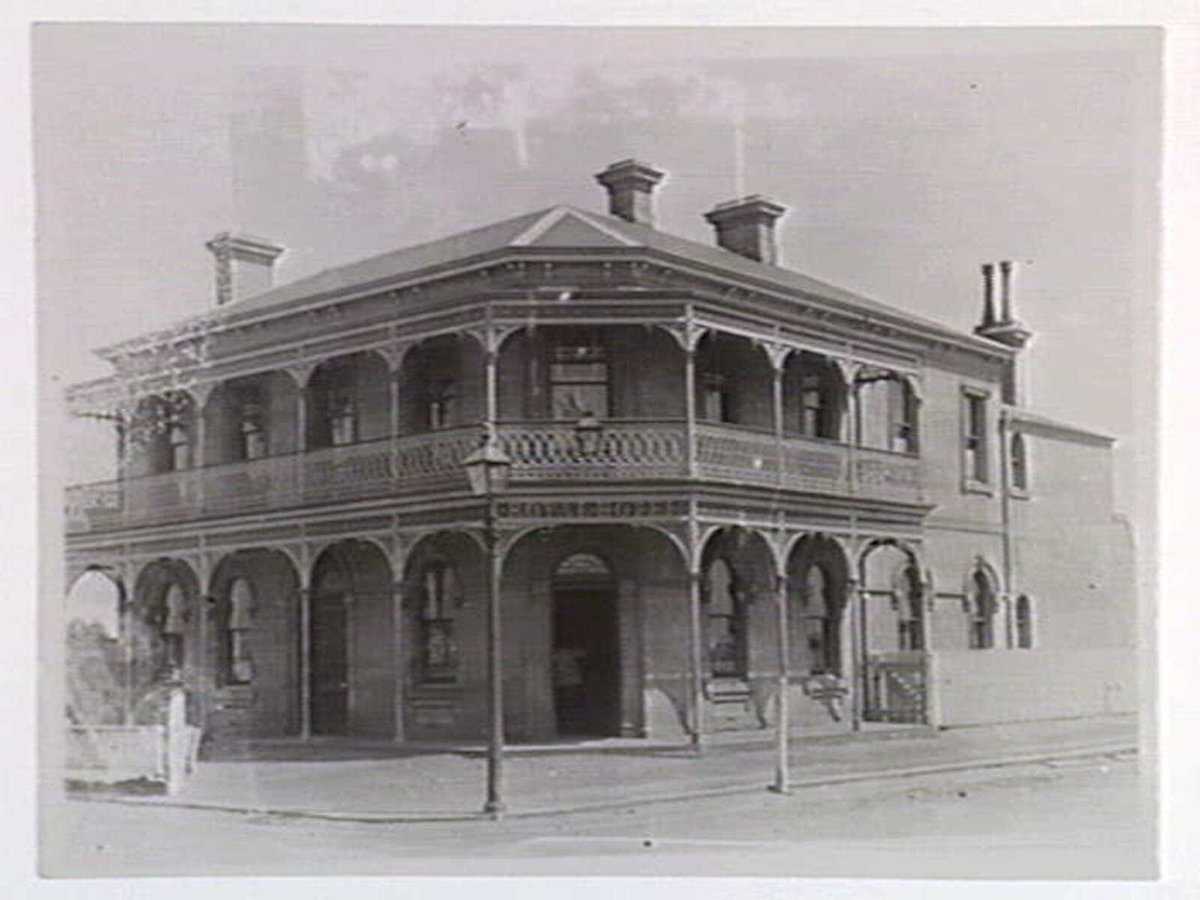Royal Hotel, Mt. Alexander Road, Essendon (1900–30)