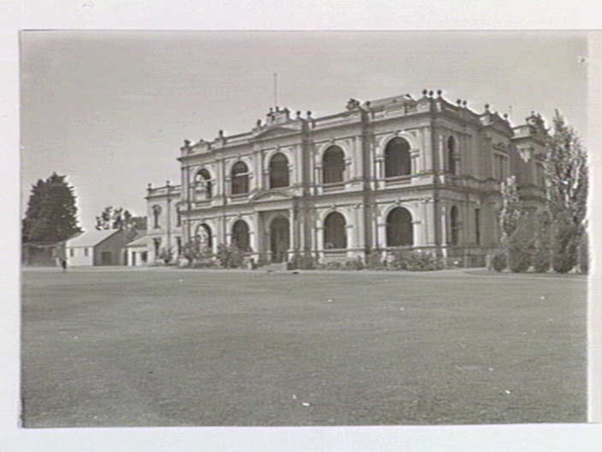 East Malvern Grammar School, Malvern East (1933)