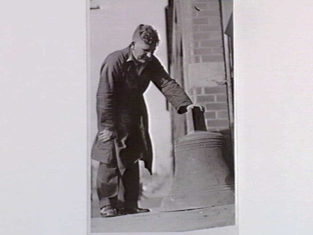 Bell retrieved from the demolition of the Old Melbourne Gaol, Melbourne City (1938)
