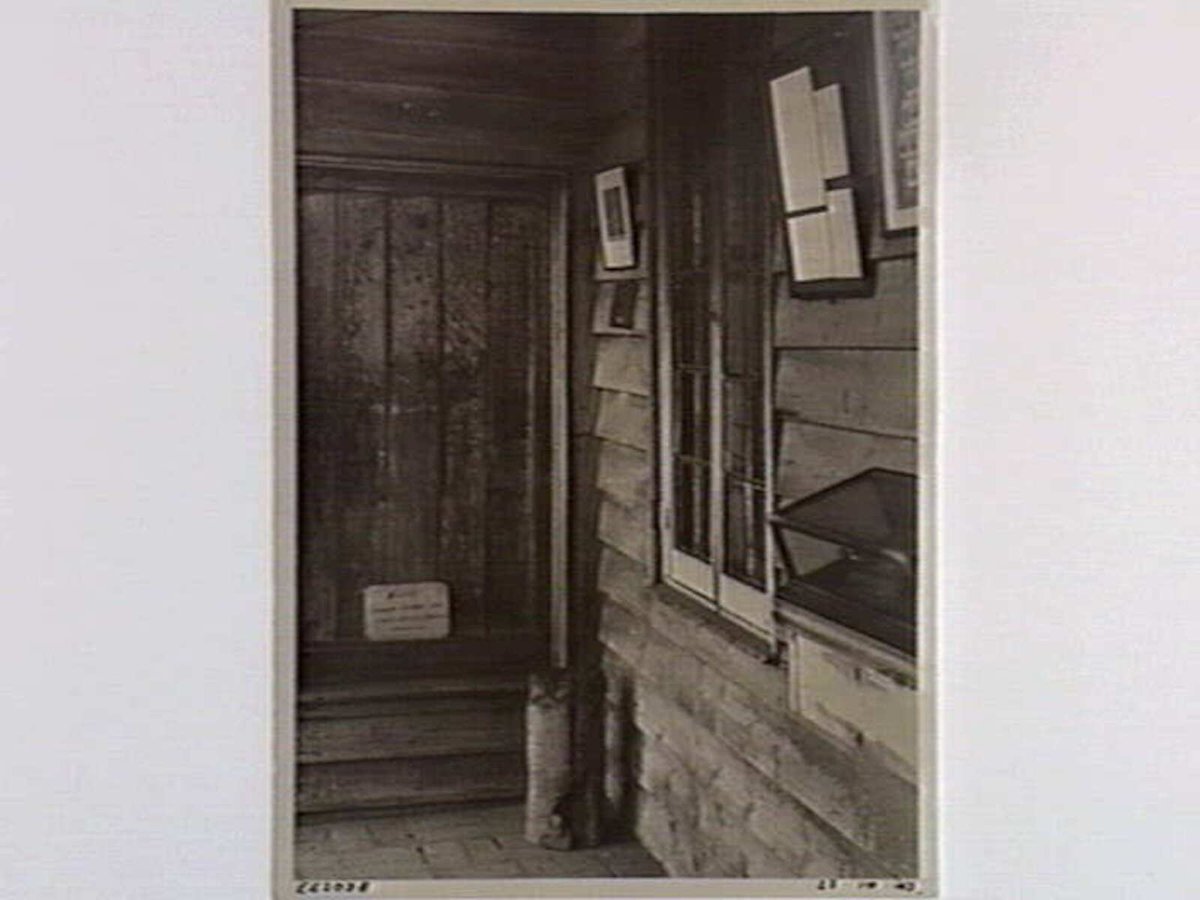 La Trobe's Cottage, Jolimont (1943)