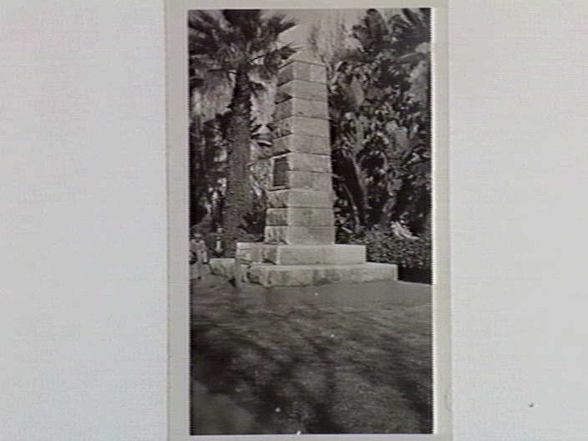 Cook's Obelisk, Melbourne (1934)