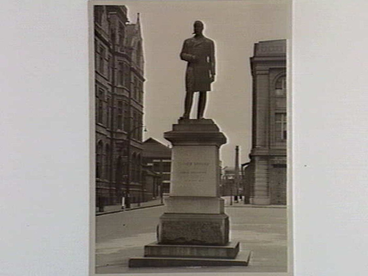 Statue of Francis Ormond, situated at the entrance to RMIT, latrobe St., Melbourne (1910–40)