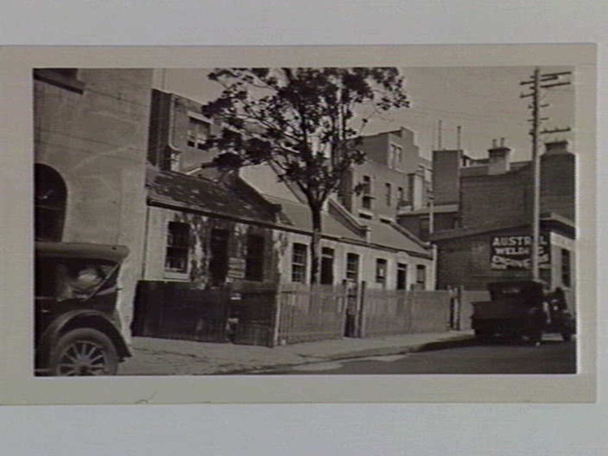 Cobb & Co. cottages, Little Lonsdale Street, Melbourne City (1933)