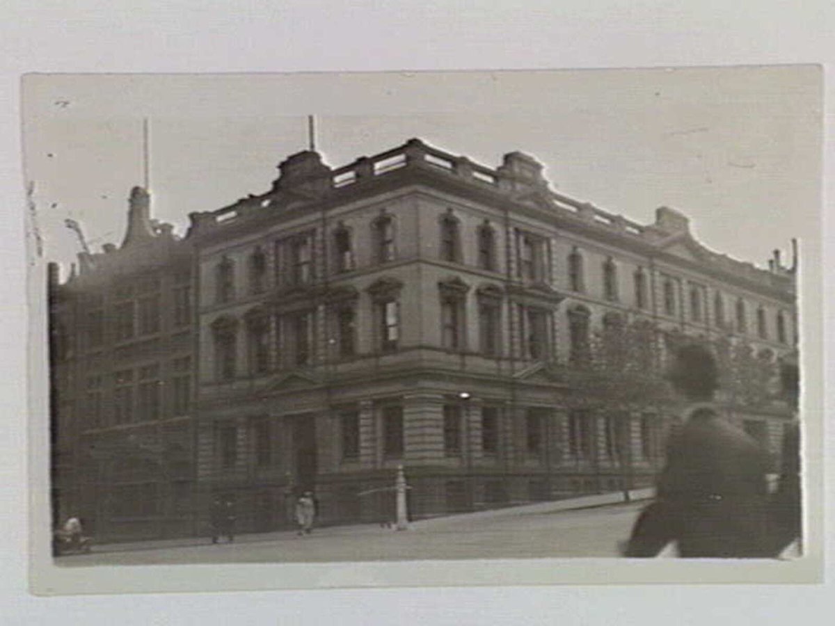 James Service & Co., N.W. corner of Collins and William Street, Melbourne City (1920–40)