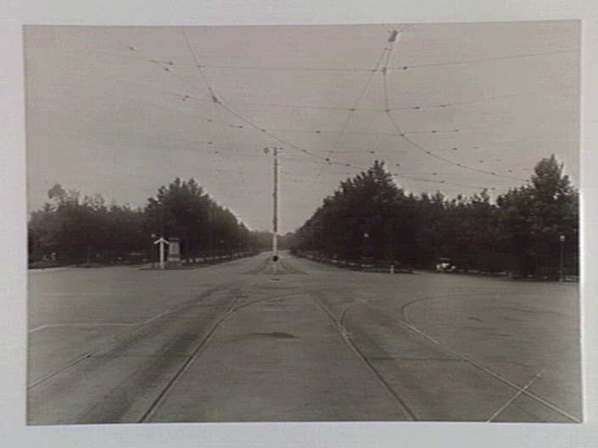 St. Kilda Road on a Sunday morning, looking south from Princes Bridge, Melbourne City (1928)