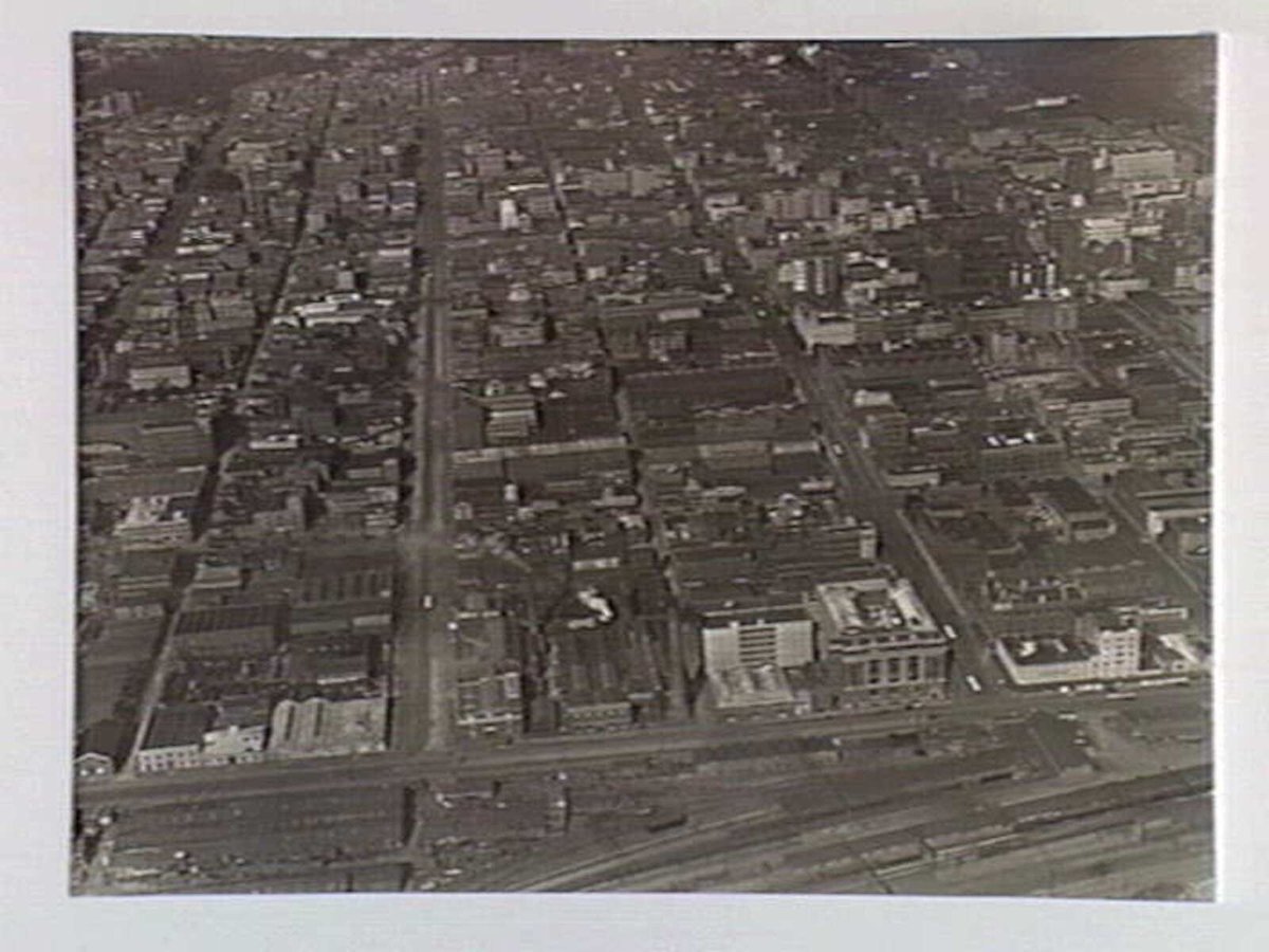 Aerial view of Melbourne (1922)