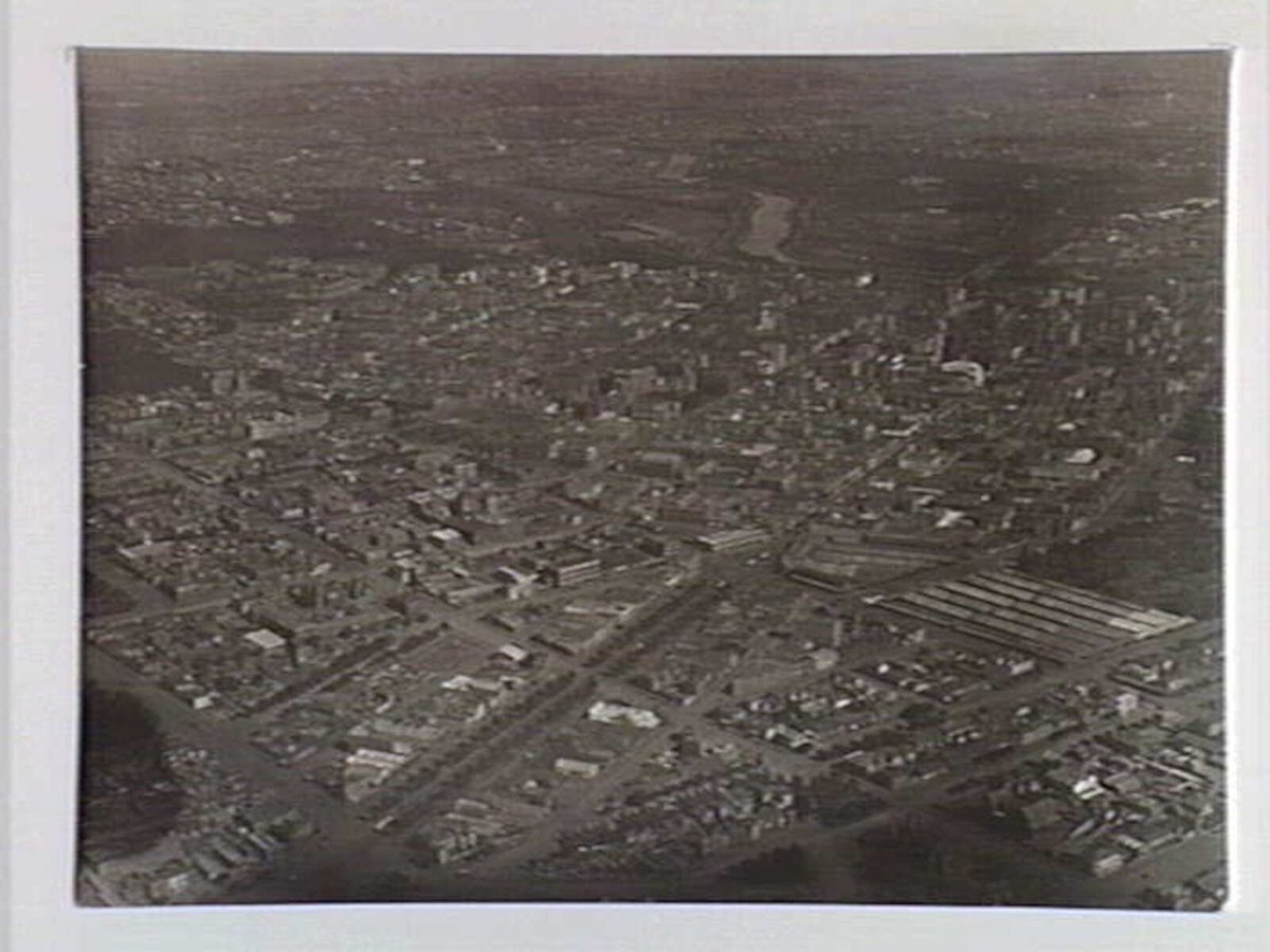 Aerial view of Melbourne (1922)