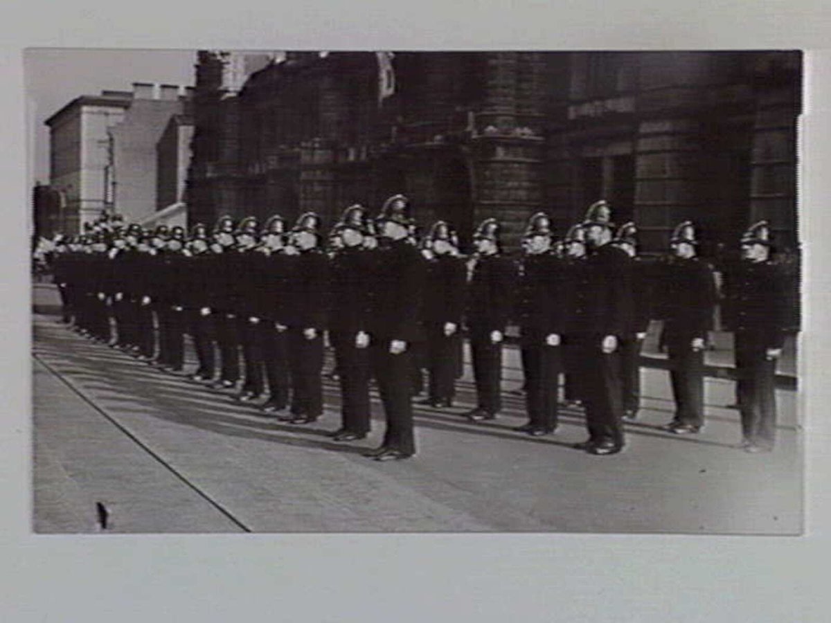 Guard of honour at official opening of second section of Police Headquarters in Russell Street, Melbourne, Melbourne City (1943)