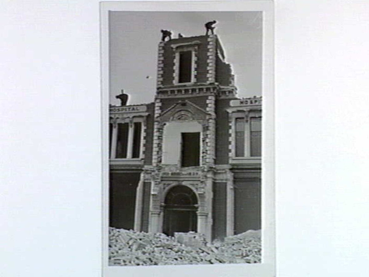 Demolition of old Prince Henry's Hospital, St. Kilda Road, Melb, Melbourne City (1938)