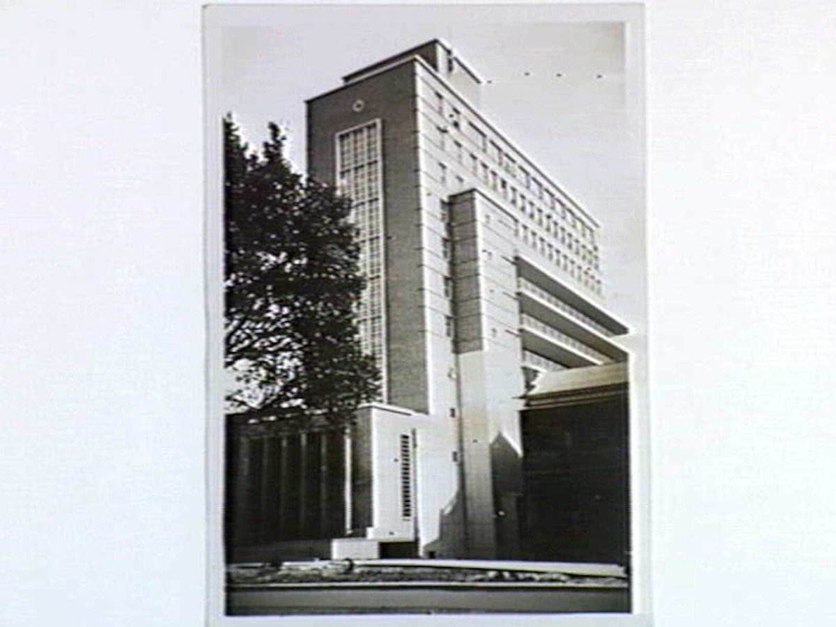 Demolition of old Prince Henry's Hospital, St. Kilda Road, Melb, Melbourne City (1940)
