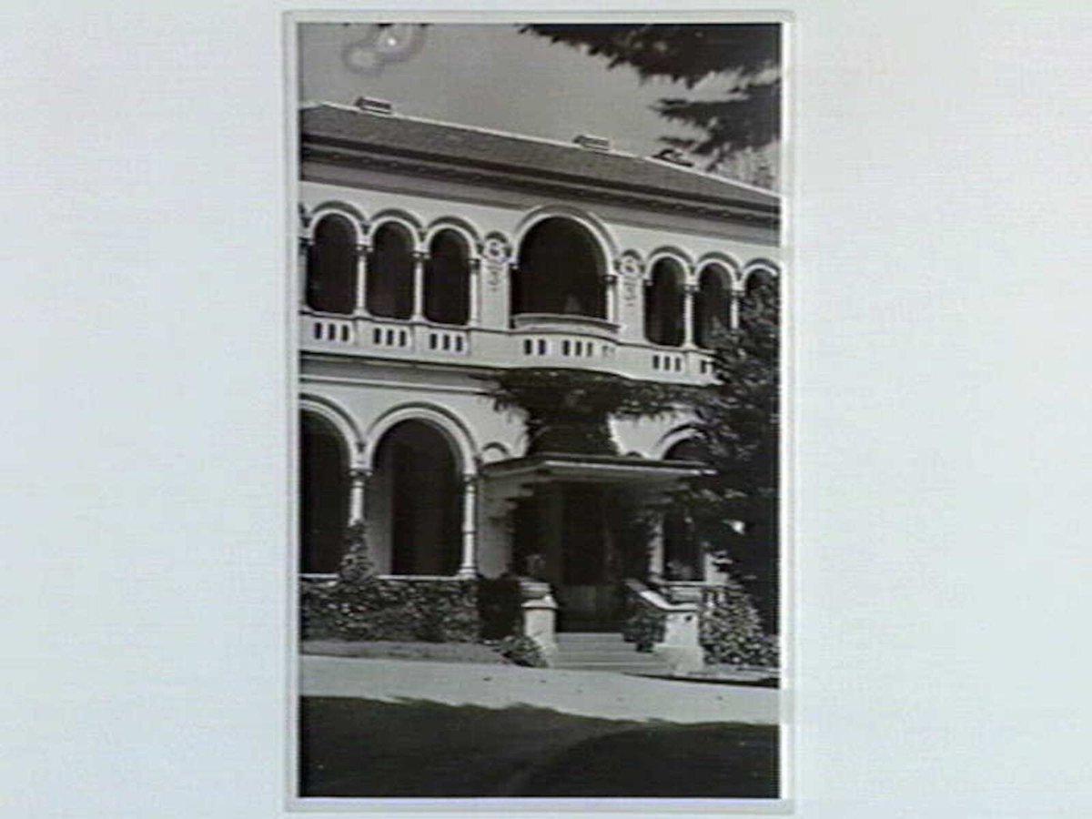 [Grosvenor, at the corner of Toorak and Glenferrie roads, a mansion now demolished and the land subdivided.] (c. 1937)
