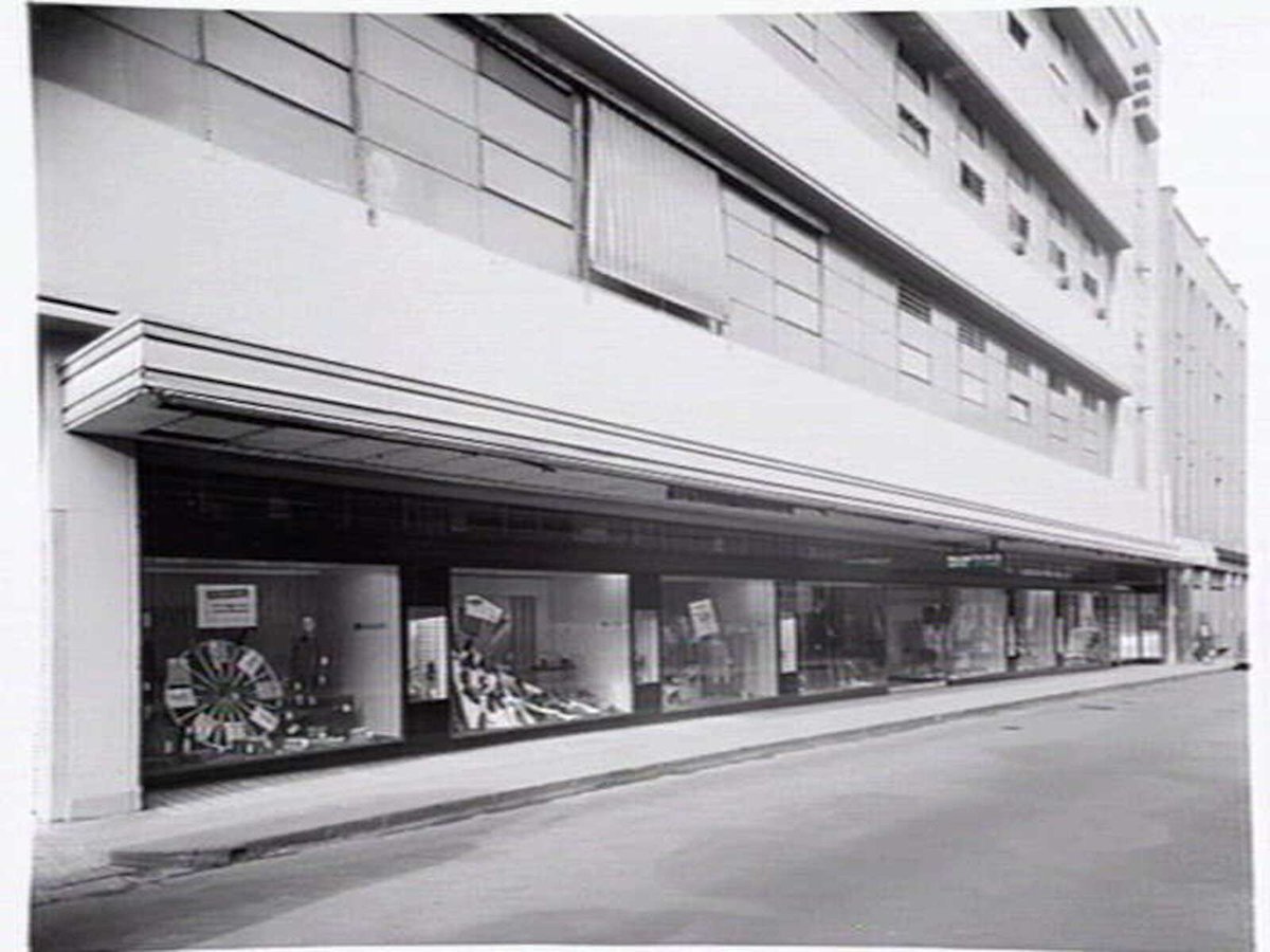 Manton's, drapers, 226-36 Bourke St., Melbourne, Melbourne City (c. 1953)