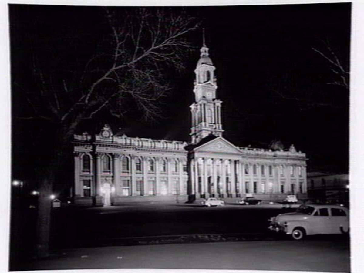 South Melbourne Town Hall, at night, Melbourne City (1950–56)