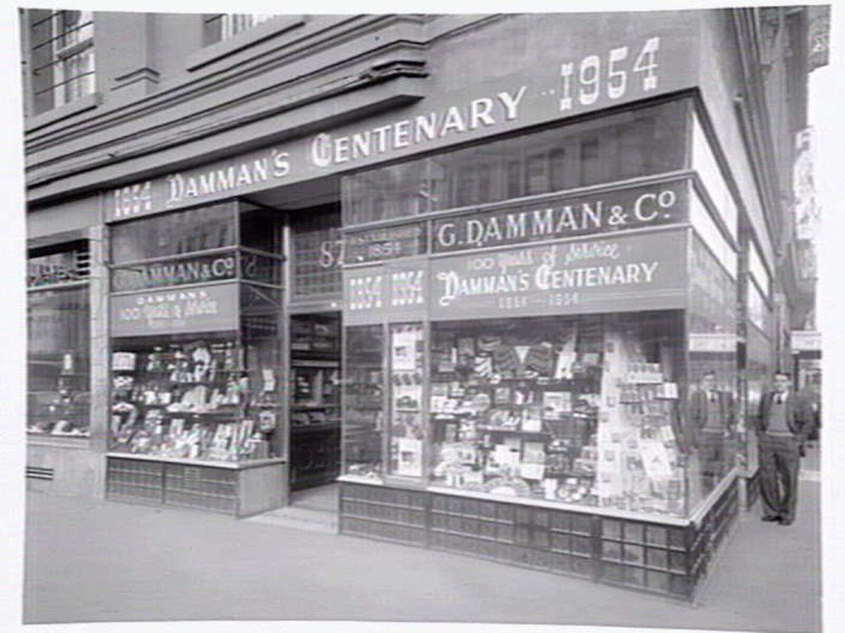 G. Damman & Co., Tobacconist, Cnr. Swanston & Collins Streets, Melbourne, Melbourne City (1951–57)